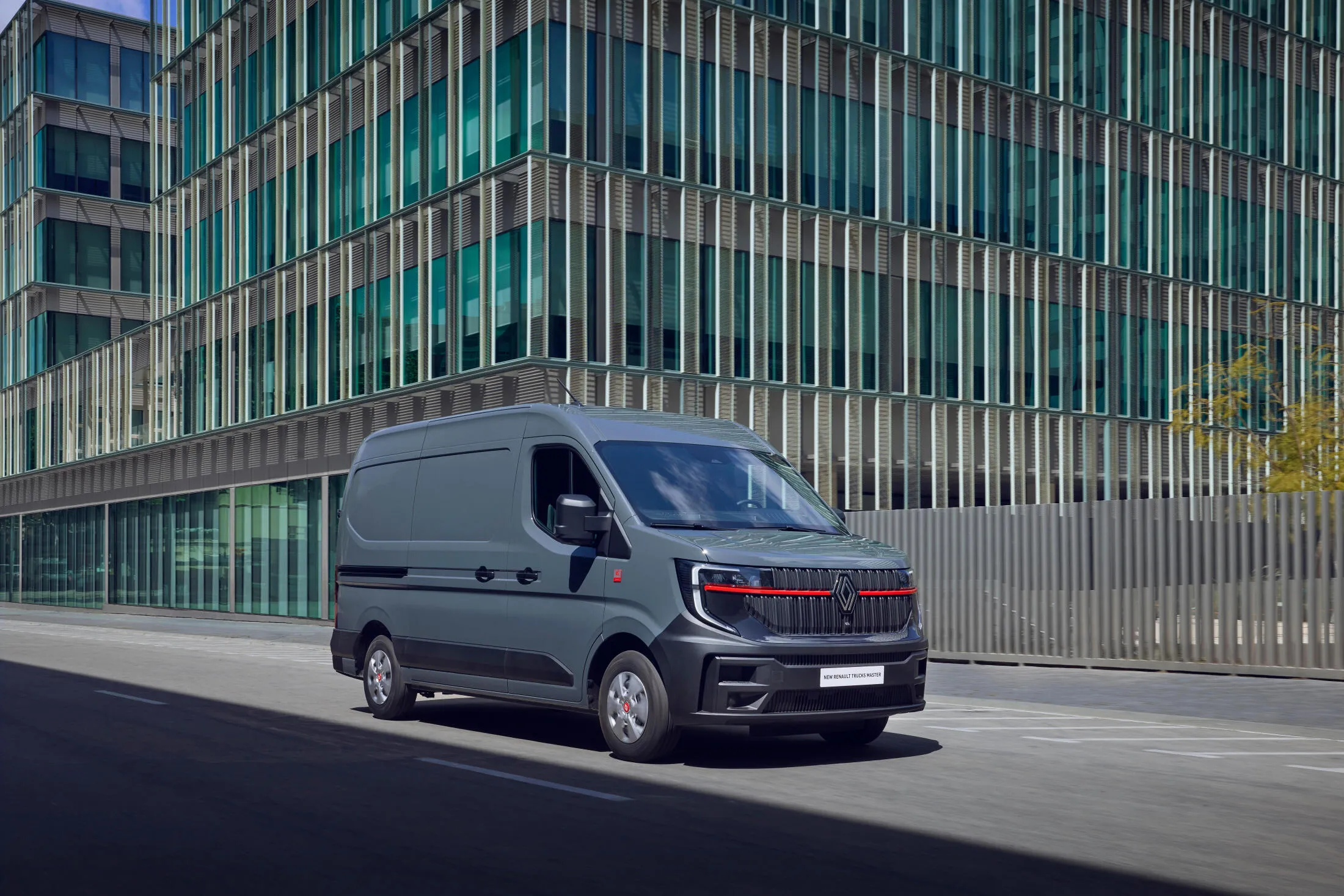 Image for Renault Trucks Master électrique : le fourgon électrique 20 m3 taillé pour les pros